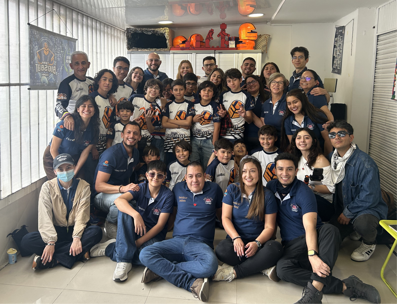 Familia Lotto con niños de Fundación Biosbot - Encuentro Reciente